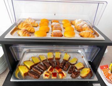 Rich breakfast buffet with fresh croissants, homemade desserts, organic corner and gluten-free products. Possibility to have lunch with typical local dishes and organic products at km 0.